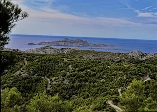 Randonnée commentée : découverte de l'histoire et légendes des Calanques