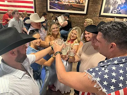 Nashville Group Bar Tour | Skip Tourist Prices & Big Savings