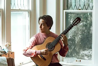 Xavier Jara, guitar