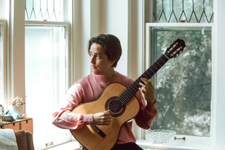 Xavier Jara, guitar