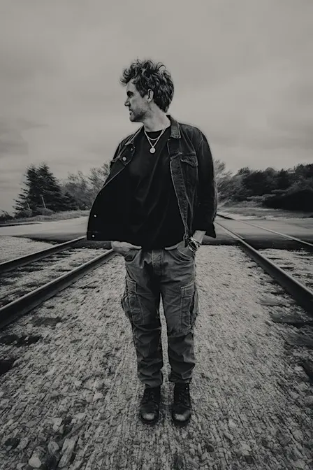 TYLER HILTON