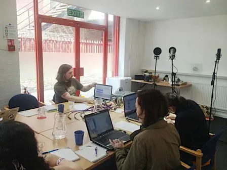 Sefydlu Stiwdio ar gyfer gwaith Llais/Setting up a Studio for VO work