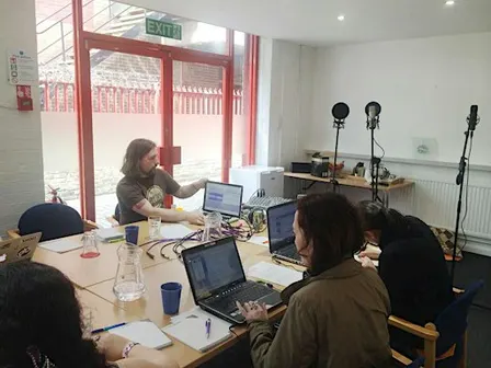 Sefydlu Stiwdio ar gyfer gwaith Llais/Setting up a Studio for VO work