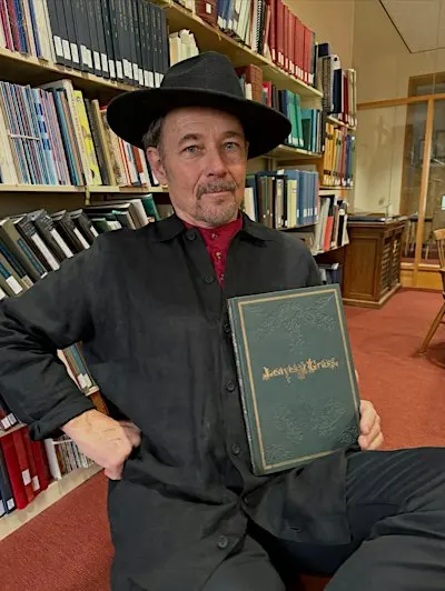The Walt Whitman Experience: Leaves of Grass