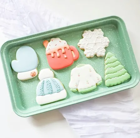 Let’s stay warm making sugar angels at  Snow & Sugar Intermediate Class!