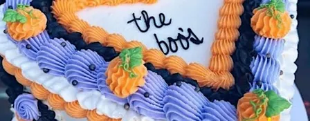 Halloween Sip and Decorate Vintage Cake Class