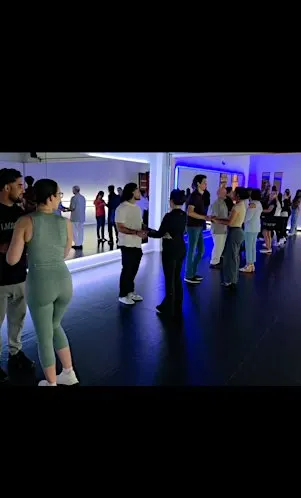 Salsa Group Class Every Friday 8:30 In Naples With Brian Oakes