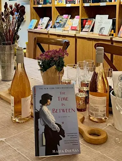 Flor Book Club | Time in Between/Tiempo entre Costuras by M. Duenas