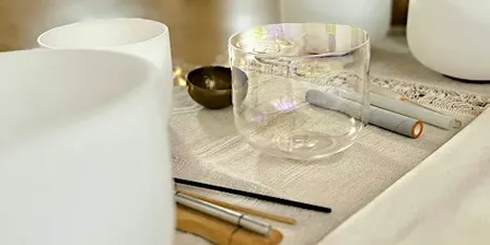 Klangreise & Sound  Bath mit Kristallklangschalen
