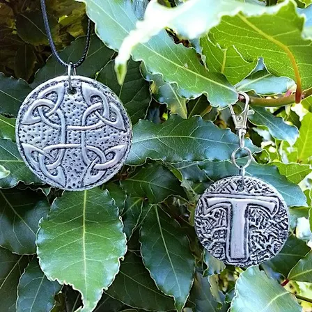 Metal embossed keyring craft workshop