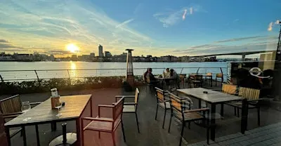 Southampton Business Networking at Quayside Wine Bar
