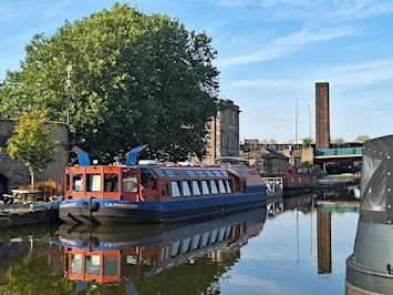 Pie and Pea' cruise on the Sheffield and Tinsley Canal - 2hr 30min