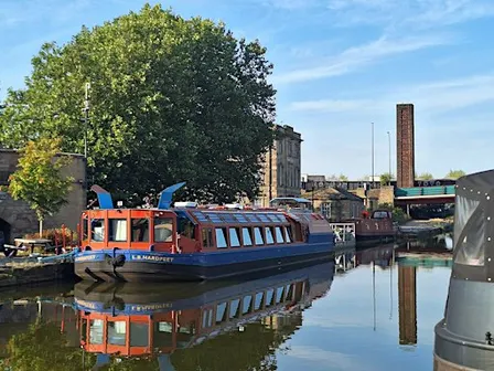 Pie and Pea' cruise on the  Sheffield and Tinsley Canal - 2hr 30min