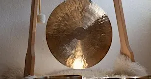 Friday evening gong & sound bath.Lewes