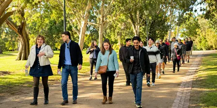 Singles Walk Melbourne | Princes Park Icebreakers Carlton (ages 20 - 35)