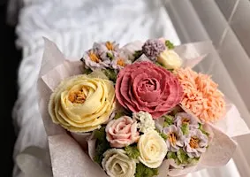 Luxury Floral Cupcake Bouquet Workshop