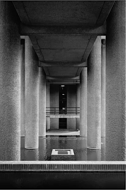 Walking Tour: Barbican on Foot - In Dialogue with Hong Kong's Walkway Cult
