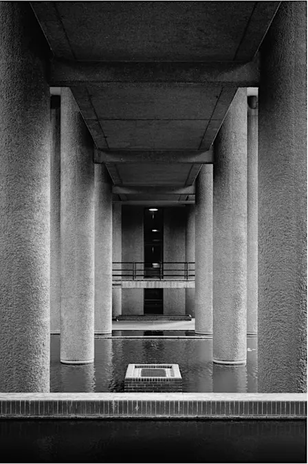 Walking Tour: Barbican on Foot - In Dialogue with Hong Kong's Walkway Cult