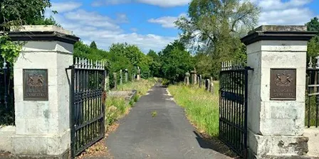 Balmoral Cemetery walking tour