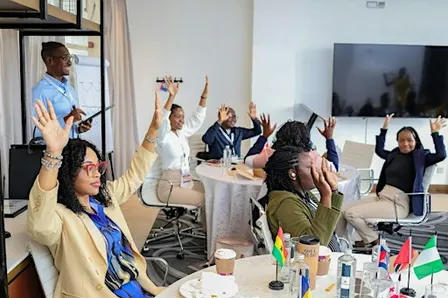 COMMAND THE ROOM: Presence, Influence & the Art of Memorable Communication