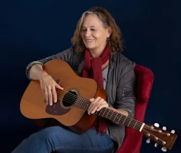 WISCONSIN SINGER/SONGWRITER SERIES   presents  KITTY DONOHOE