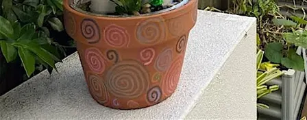 DIY frog hotel