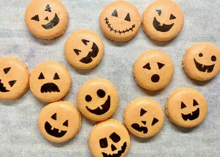 MACARON MAGIC: Spooky Pumpkin Edition