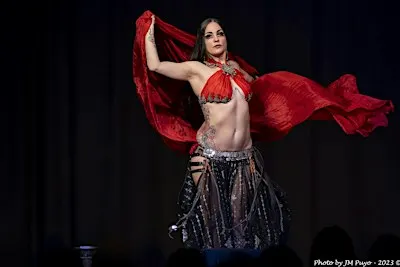 Zoe Jakes - Find your flow: The Art of fluid transitions