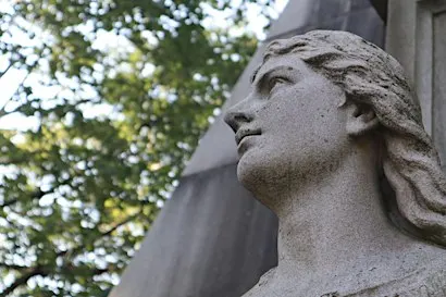 Copy of Graceland Cemetery Symbolism & Architecture Tour