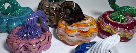 Pumpkin season is NOW and pumpkins will roll! Pumpkin paperweight-time!