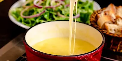 SOIRÉE RACLETTE & FONDUE CHEZ LES FONDUS DE LA RACLETTE by ENJOY! Paris