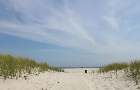 The Sweetheart Seaside Hunt