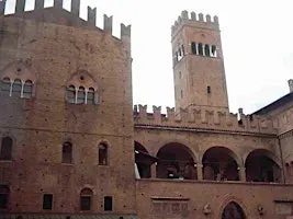Bologna Highlights Audio Tour: Architectural Splendor