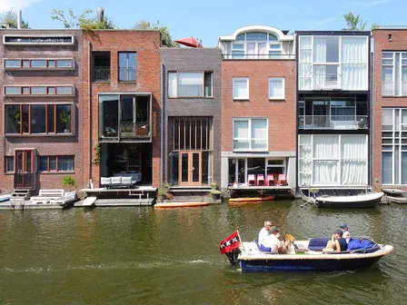Fietstour Gebouwen door Vrouwen in het Oostelijk Havengebied