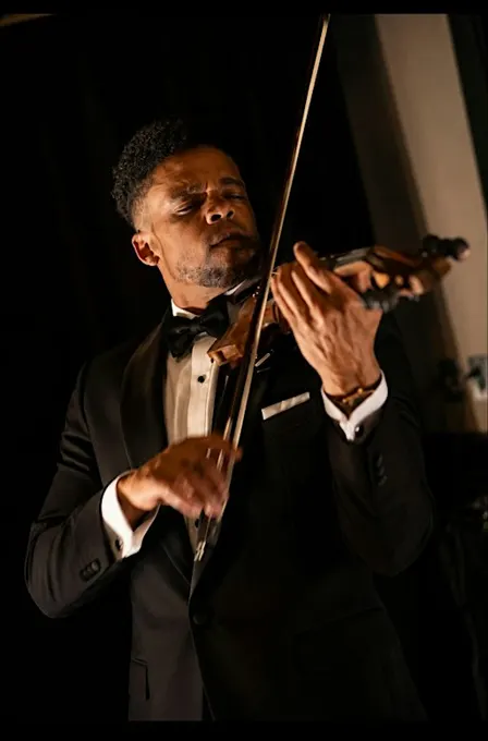 Moon-lite Concert Series: Gareth Johnson Violinist