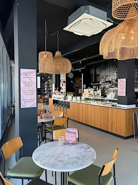 Young ladies in business | Limburg