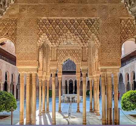 Beauty: The Splendor of Truth within the Islamic Art Tradition