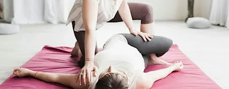 Thai Yoga Massage: 65 euro (16 units) • Durata 60 min