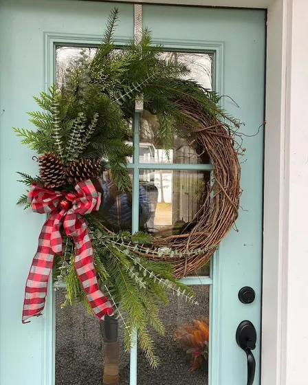 HOLIDAY WREATH WORKSHOP AT WALNUT HILL FARM