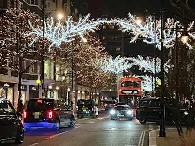 Walking Tour - Chelsea Christmas Cracker
