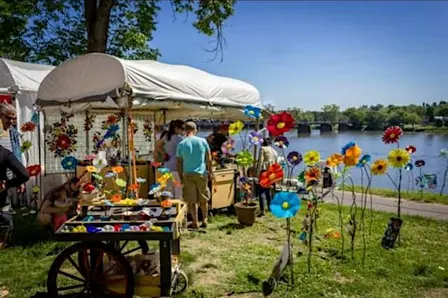VIRGINIA BEACH FALL ARTS & CRAFTS FESTIVAL