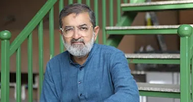 Dyed, printed and painted cloths of Gujarat: Talks by three master artisans