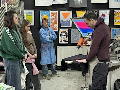 Initiation à la sérigraphie textile. On imprime sur vos T-shirts!