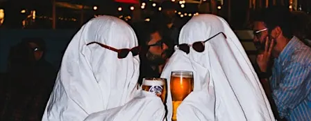 A Haunted Pub Crawl & Ghost Photoshoot