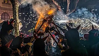 FIESTAS DE POBLE NOU HANGOUT - Internationals & Locals & Nomads - FREE EVEN