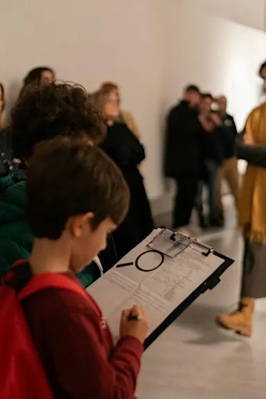 Visita-Oficina da Exposição “Afinidades Líquidas”