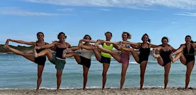 Yoga en la playa Sant Vicenç de Montalt, El Maresme, Barcelona