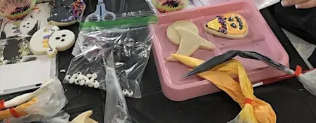 Halloween cookie decorating class