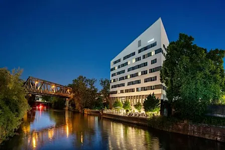 Hafenglühen Hamburg: Winterabend mit Glühwein & Dinner am Wasser
