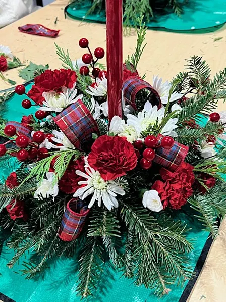 Floral Holiday Centerpiece Workshop w/ Life’s a Garden – Dig It!